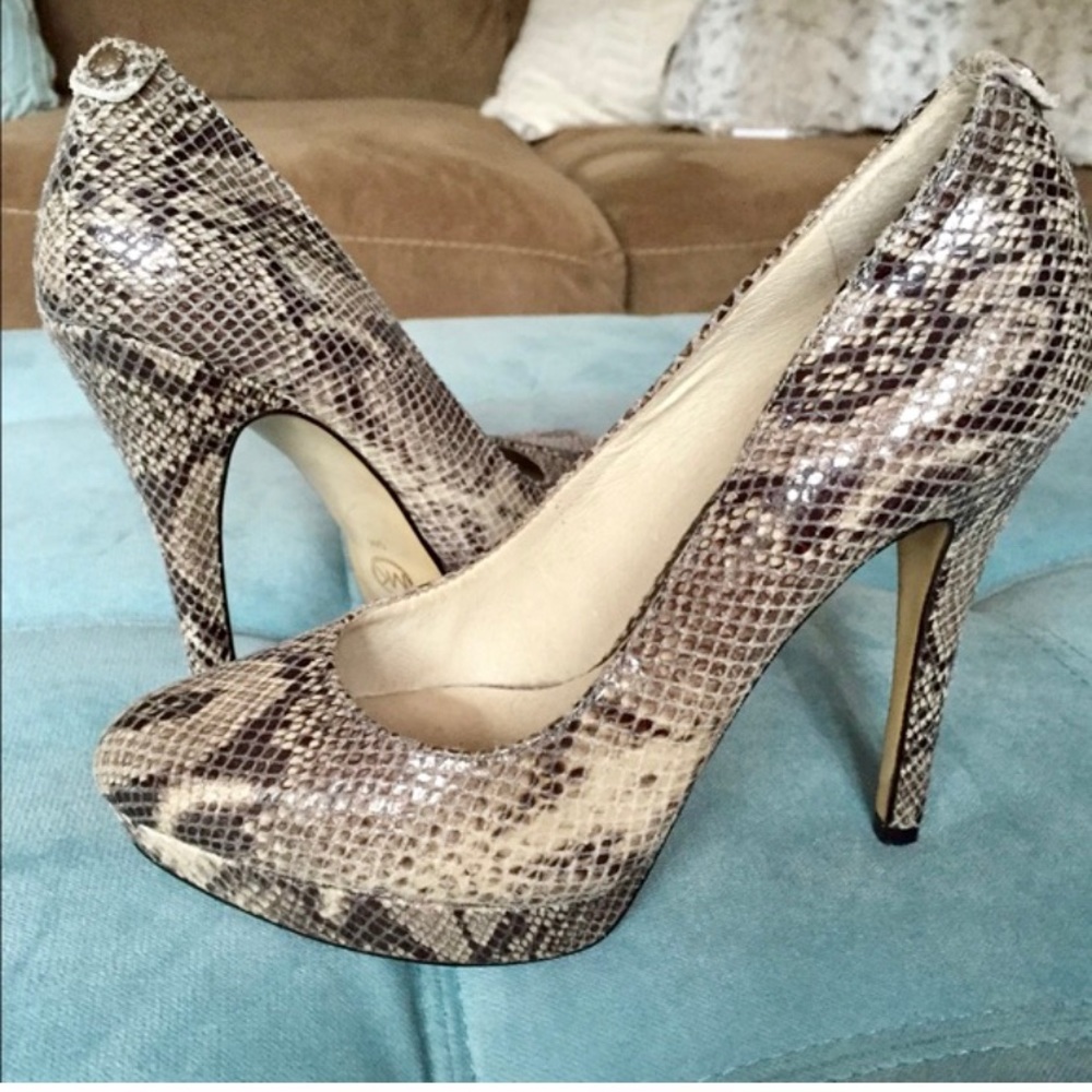 Michael Kors York Python-print pump